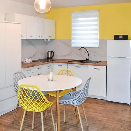 Apartment 1 Bedroom Pet Friendly In Rzewnie